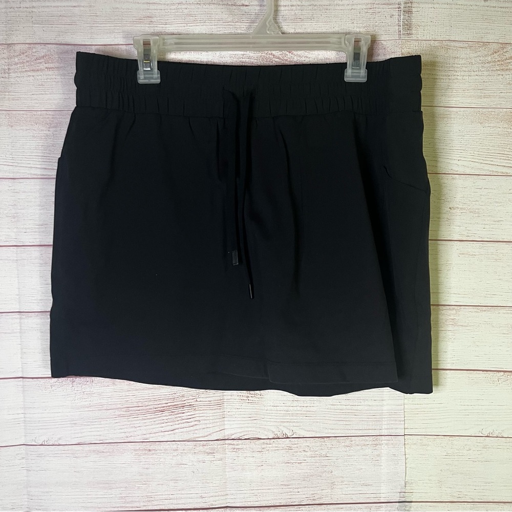 Athleta Black Drawstring Stretch-in Skort Size Large‎